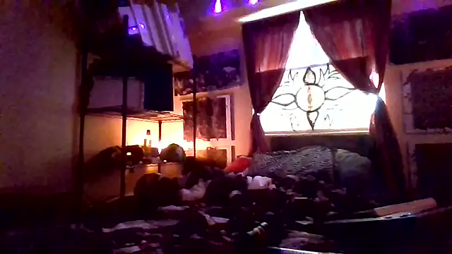 Snapshot of Mic_Oxinner chatting on November 21, 5:56 pm Mic Oxinner online show from November 21, 5:56 pm