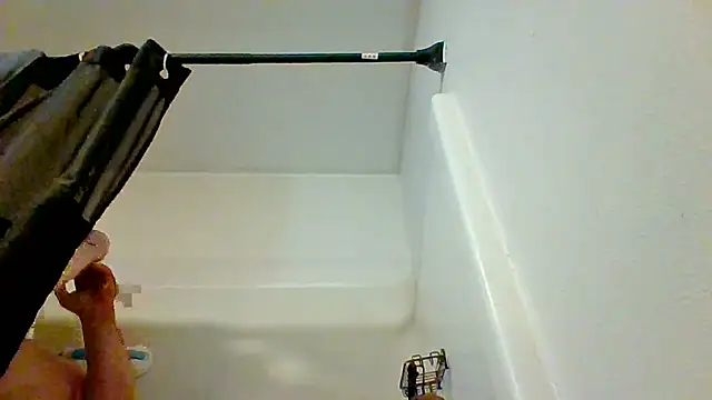 Snapshot of Mic_Oxinner chatting on October 26, 12:27 pm Mic Oxinner online show from October 26, 12:27 pm