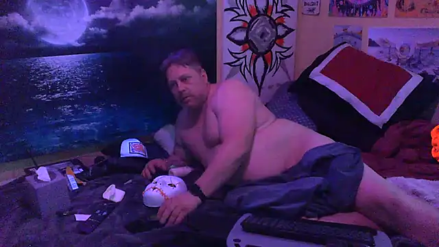 Snapshot of Mic_Oxinner chatting on June 15, 5:34 pm Mic Oxinner online show from June 15, 5:34 pm