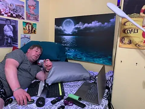 Mic Oxinner online show from April 8, 2:07 pm