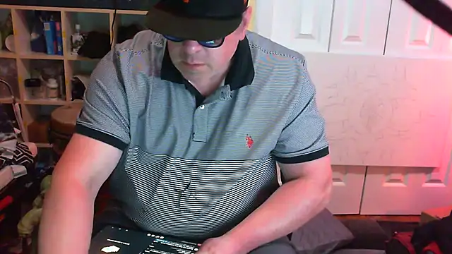 Snapshot of Mic_Oxinner chatting on September 22, 11:33 pm Mic Oxinner online show from September 22, 11:33 pm