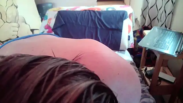 Snapshot of Mic_Oxinner chatting on January 14, 6:49 pm Mic Oxinner online show from January 14, 6:49 pm