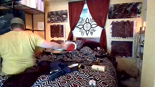 Snapshot of Mic_Oxinner chatting on November 16, 7:51 pm Mic Oxinner online show from November 16, 7:51 pm