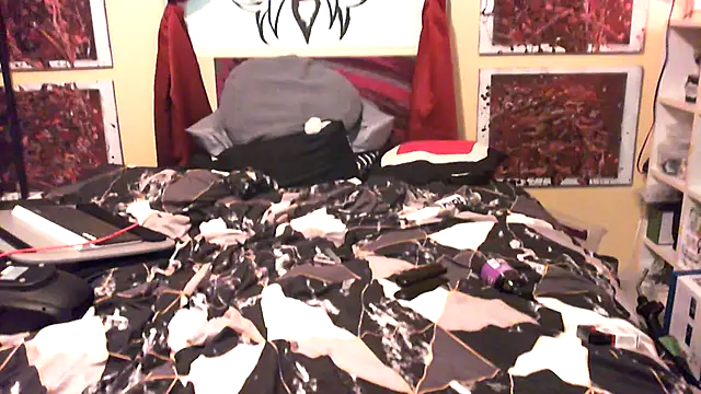 Snapshot of Mic_Oxinner chatting on December 4, 7:46 pm Mic Oxinner online show from December 4, 7:46 pm