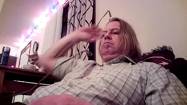 Snapshot of Mic_Oxinner chatting on December 6, 12:33 pm Mic Oxinner online show from December 6, 12:33 pm