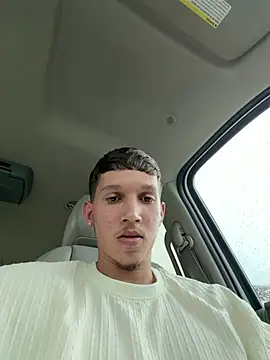 Snapshot of Jose_rz chatting on June 2, 9:37 pm Jose rz online show from June 2, 9:37 pm