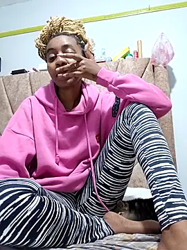 Snapshot of cuttie_sasha chatting on October 11, 5:47 pm cuttie sasha online show from October 11, 5:47 pm