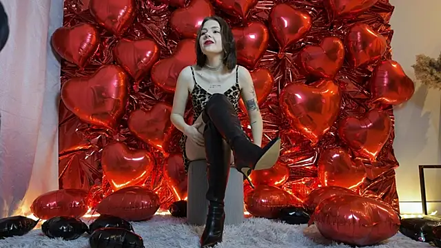 AnnaTrueno online show from February 13, 7:36 pm