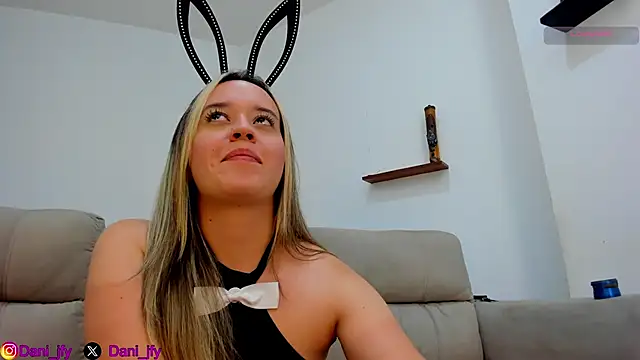 Snapshot of Dani_javi chatting on December 2, 1:06 am Dani javi online show from December 2, 1:06 am