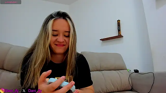 Snapshot of Dani_javi chatting on November 30, 12:33 am Dani javi online show from November 30, 12:33 am