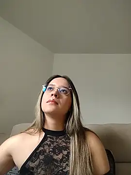 Snapshot of Dani_javi chatting on June 15, 5:01 pm Dani javi online show from June 15, 5:01 pm