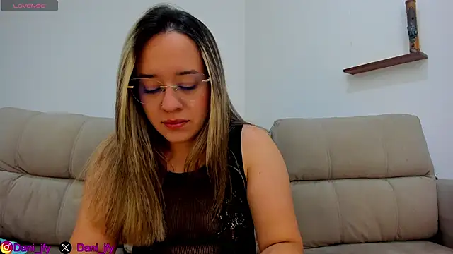 Snapshot of Dani_javi chatting on February 18, 11:01 pm Dani javi online show from February 18, 11:01 pm