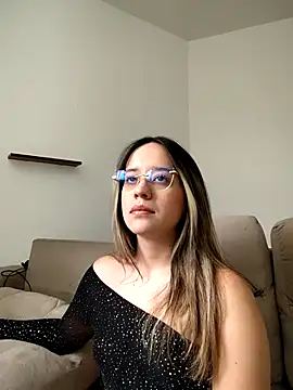 Snapshot of Dani_javi chatting on June 13, 7:23 pm Dani javi online show from June 13, 7:23 pm