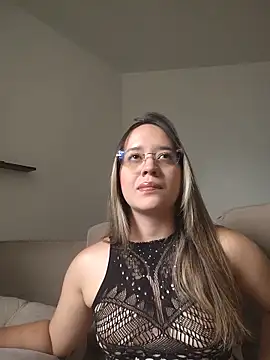Snapshot of Dani_javi chatting on June 18, 5:18 pm Dani javi online show from June 18, 5:18 pm