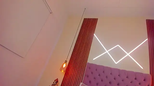 Sophia turneer online show from March 4, 2:08 am