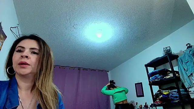 dannamomcerrat online show from March 9, 8:21 pm