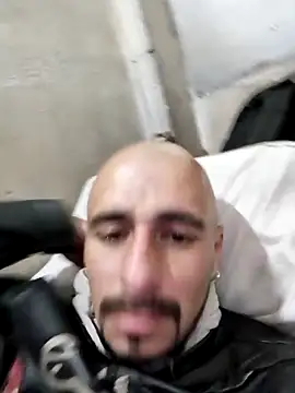 Snapshot of fire_menxxx001 chatting on February 21, 4:03 am fire menxxx001 online show from February 21, 4:03 am