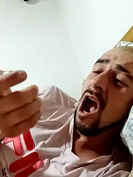 Snapshot of fire_menxxx001 chatting on December 12, 7:37 pm fire menxxx001 online show from December 12, 7:37 pm