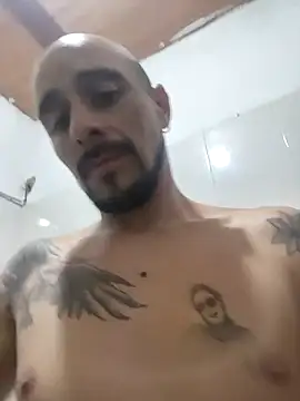 Snapshot of fire_menxxx001 chatting on February 26, 11:05 pm fire menxxx001 online show from February 26, 11:05 pm