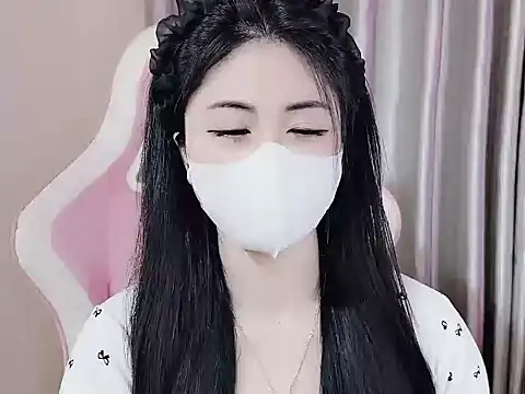 Snapshot of _Lygn__ chatting on March 17, 7:26 pm Lygn online show from March 17, 7:26 pm
