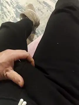 ssikerek23 online show from December 18, 12:05 am