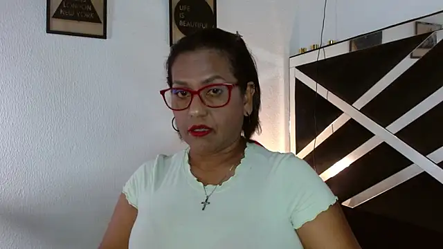 Snapshot of elizabeth_mature23 chatting on September 9, 12:36 pm elizabeth mature23 online show from September 9, 12:36 pm