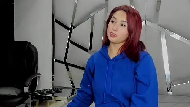 Catherinee69 x online show from April 1, 2:57 am