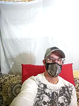 Snapshot of Cadillacninja chatting on October 21, 5:29 am Cadillacninja online show from October 21, 5:29 am