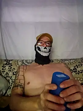 Snapshot of Cadillacninja chatting on October 29, 8:57 am Cadillacninja online show from October 29, 8:57 am