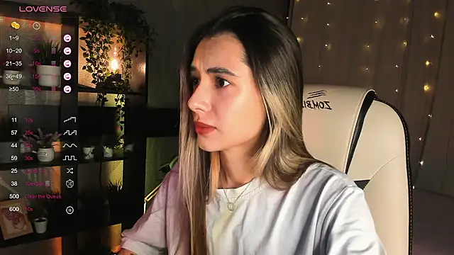 Snapshot of DarlaLike chatting on November 15, 3:43 am DarlaLike online show from November 15, 3:43 am