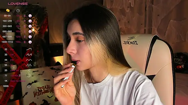 Snapshot of DarlaLike chatting on November 2, 3:44 am DarlaLike online show from November 2, 3:44 am