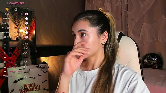 Snapshot of DarlaLike chatting on November 1, 3:57 am DarlaLike online show from November 1, 3:57 am