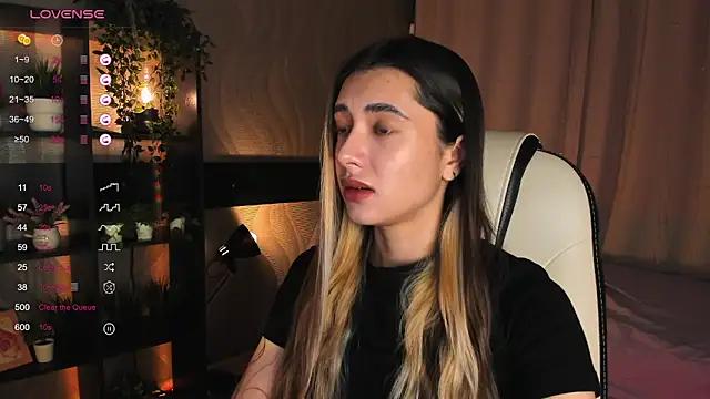 Snapshot of DarlaLike chatting on November 13, 3:43 am DarlaLike online show from November 13, 3:43 am