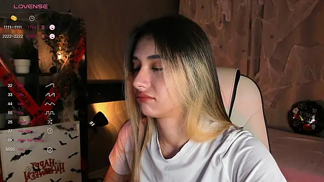 Snapshot of DarlaLike chatting on October 30, 3:38 am DarlaLike online show from October 30, 3:38 am