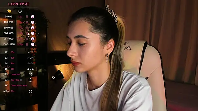 Snapshot of DarlaLike chatting on November 4, 3:43 am DarlaLike online show from November 4, 3:43 am