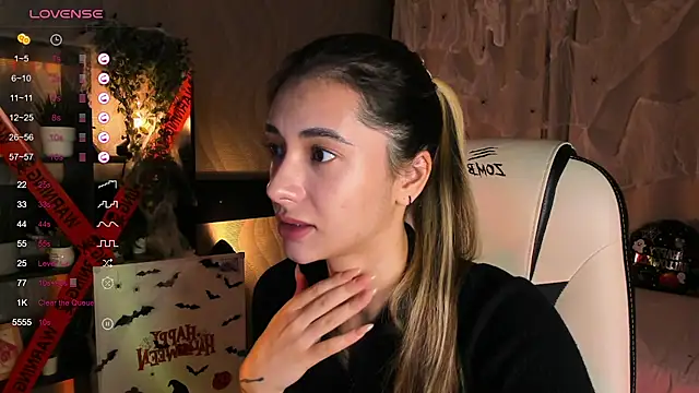 Snapshot of DarlaLike chatting on October 31, 3:36 am DarlaLike online show from October 31, 3:36 am