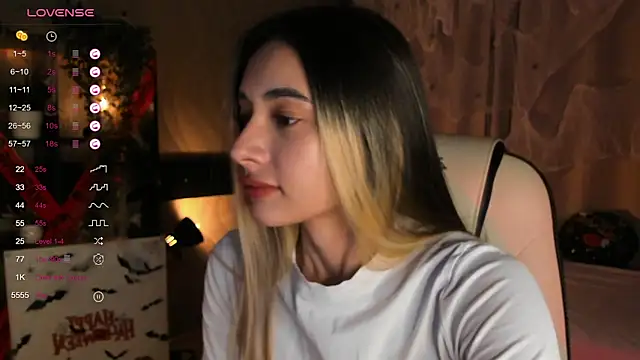 Snapshot of DarlaLike chatting on October 22, 3:50 am DarlaLike online show from October 22, 3:50 am