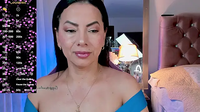 Snapshot of veronika_naughty chatting on October 16, 2:25 pm veronika naughty online show from October 16, 2:25 pm