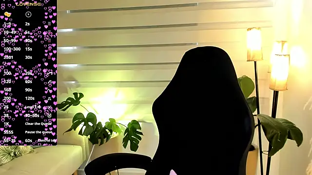veronika naughty online show from June 8, 2:17 pm
