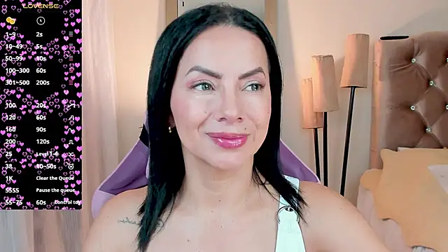 Snapshot of veronika_naughty chatting on October 9, 2:06 pm veronika naughty online show from October 9, 2:06 pm