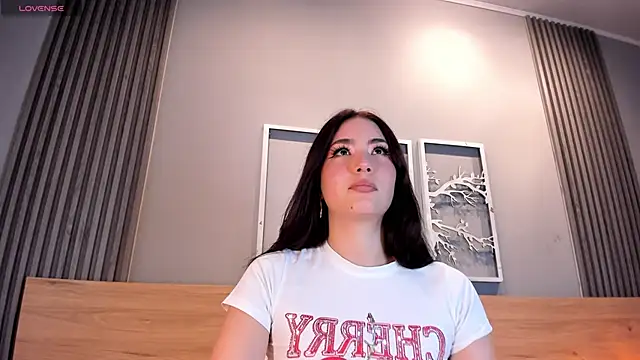 lunar leen online show from April 16, 6:41 pm