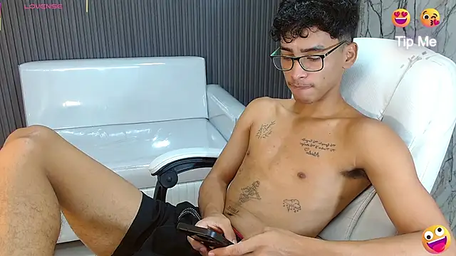 Snapshot of allens_joe chatting on October 25, 10:54 pm allens joe online show from October 25, 10:54 pm