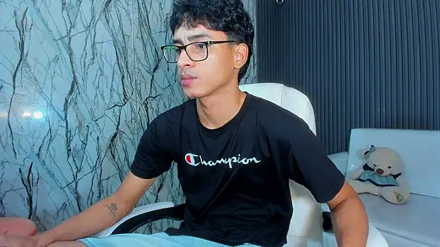 Snapshot of allens_joe chatting on January 15, 3:43 am allens joe online show from January 15, 3:43 am