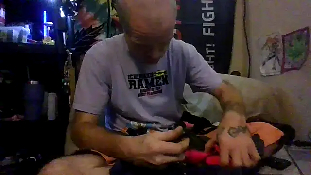 Snapshot of jaxx12369 chatting on October 13, 5:42 am jaxx12369 online show from October 13, 5:42 am