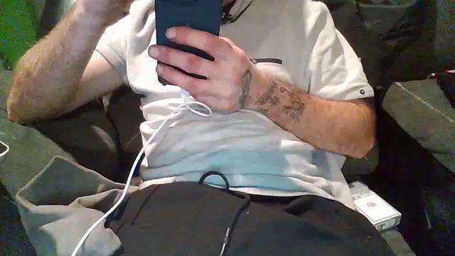 Snapshot of jaxx12369 chatting on November 3, 4:21 pm jaxx12369 online show from November 3, 4:21 pm