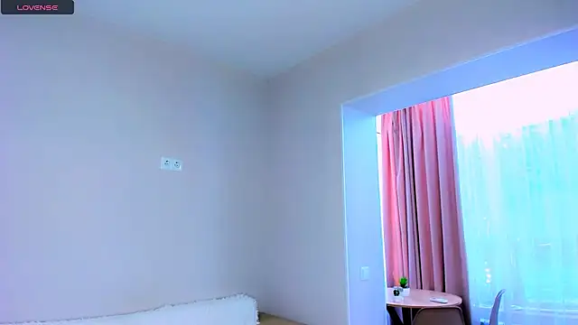 Feral  berry   online show from February 21, 8:49 am