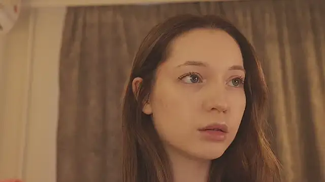 MiaThaine online show from February 14, 3:45 pm