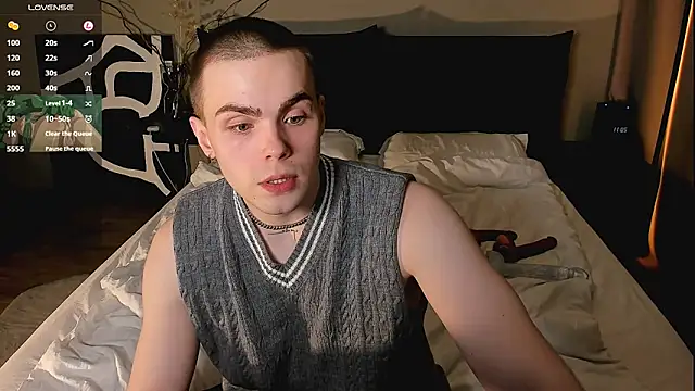 simonwnl online show from February 10, 5:12 pm