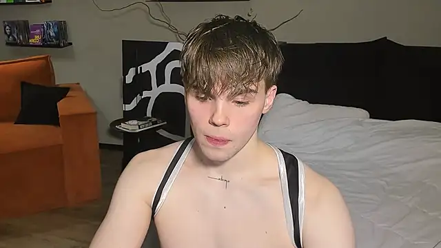 simonwnl online show from December 15, 6:14 pm