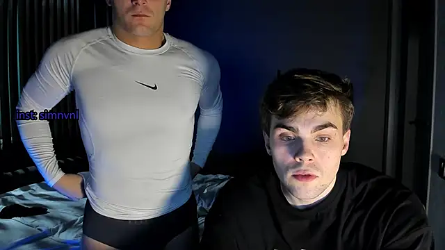 Snapshot of simonwnl chatting on October 31, 8:27 pm simonwnl online show from October 31, 8:27 pm